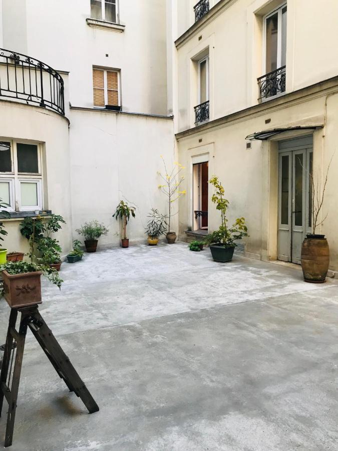 Abbesses Montmartre Apartment ปารีส ภายนอก รูปภาพ
